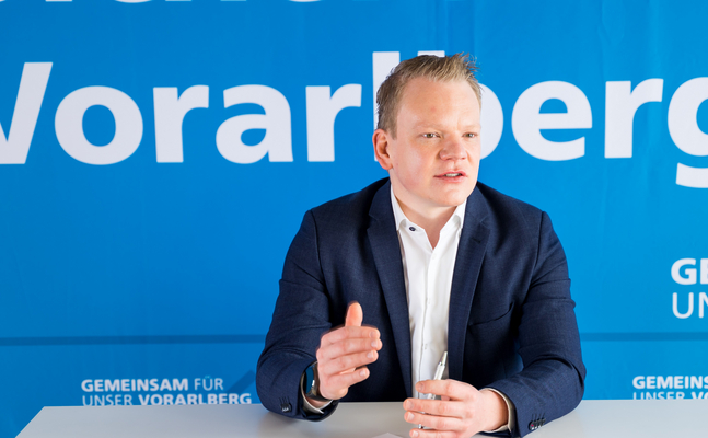 Christof Bitschi bei Pressekonferenz