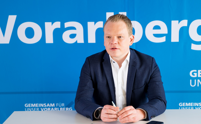 Christof Bitschi bei Pressekonferenz