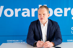 Christof Bitschi bei Pressekonferenz